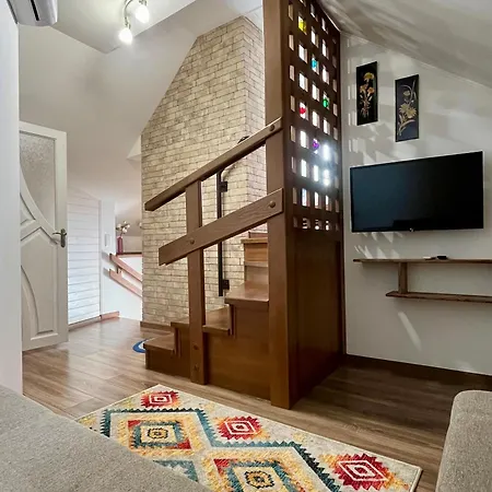 червона гора אורחן